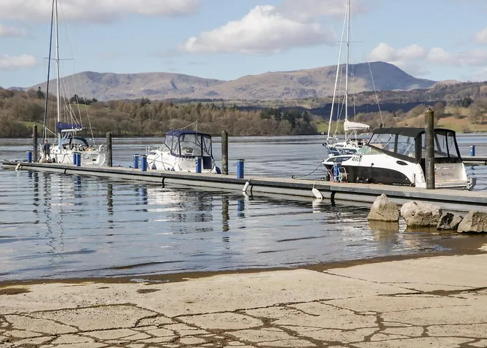 Badgers Hollow * Windermere